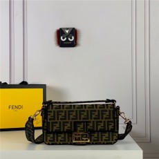 [premium] F 펜* 아이코닉 바게트백