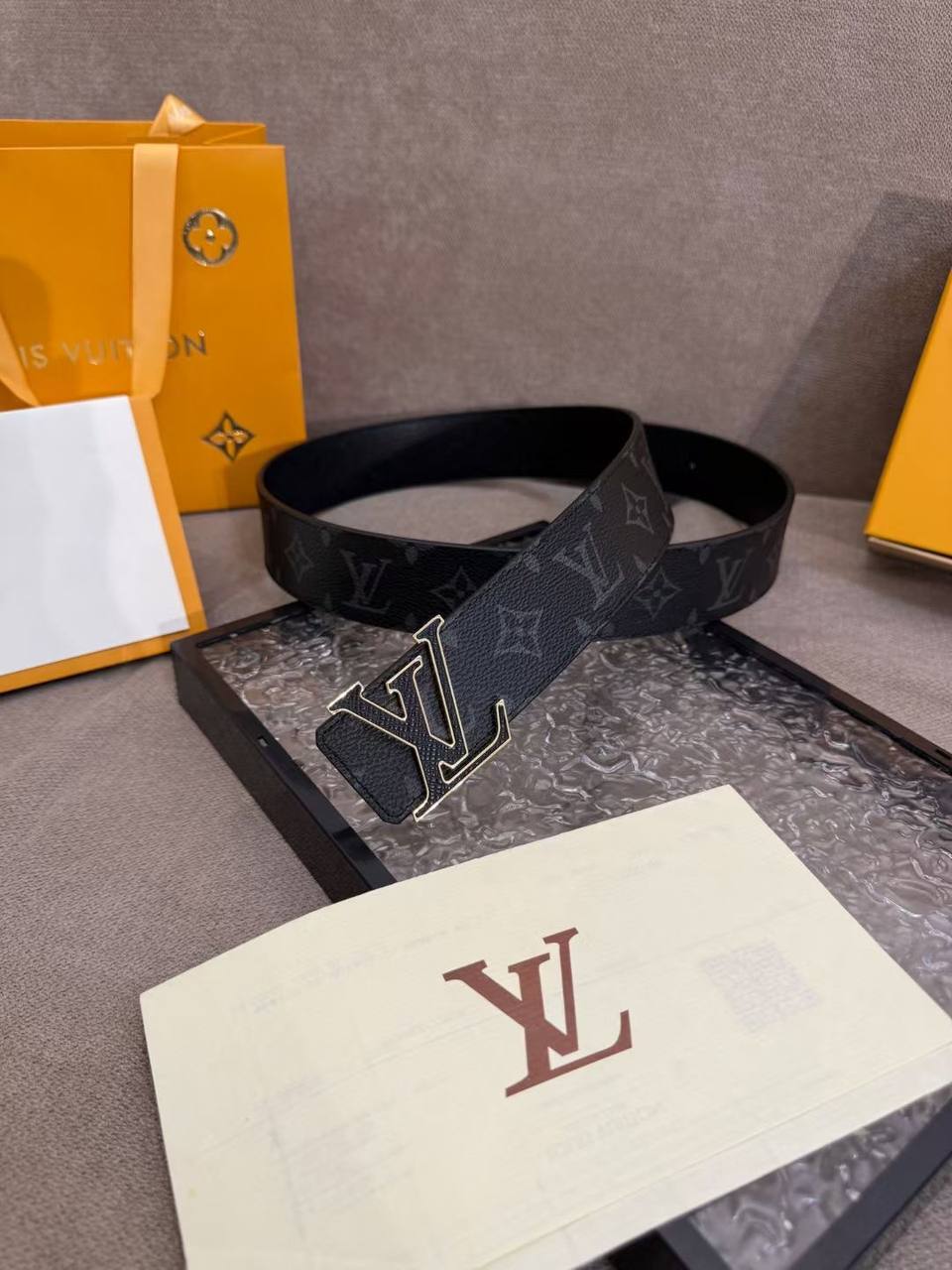 L 루이비* LV 이니셜 40MM 리버서블 벨트